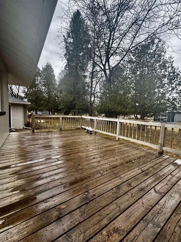 1361 N State Street, Gladwin, MI 48624