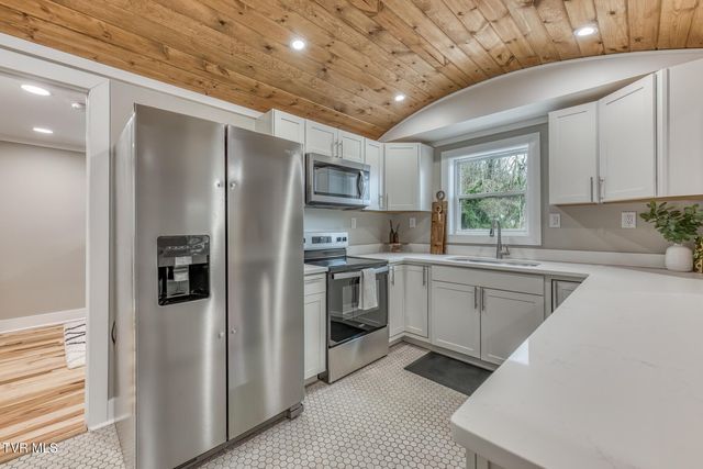 330 East Church Street, Greeneville, TN 37745