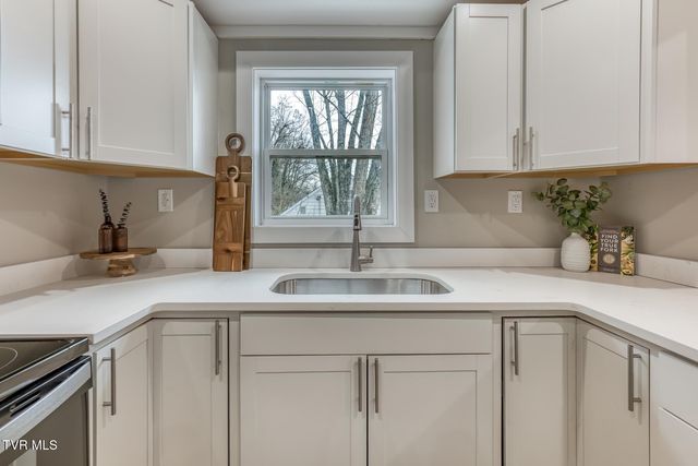 330 East Church Street, Greeneville, TN 37745