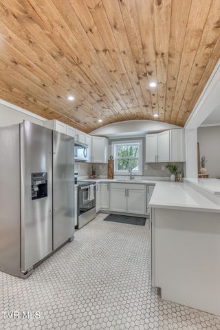 330 East Church Street, Greeneville, TN 37745