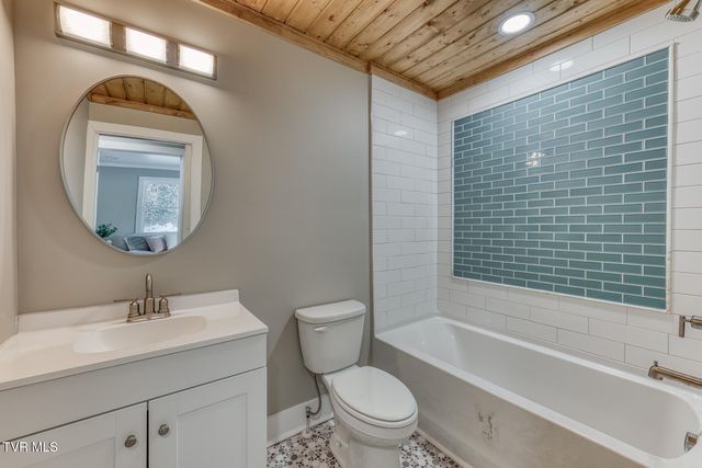 330 East Church Street, Greeneville, TN 37745