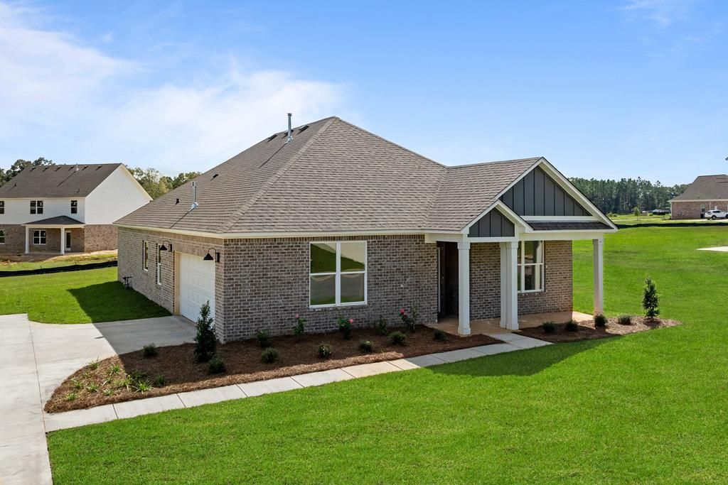 497 Golden Oaks Circle, Rehobeth, AL 36301