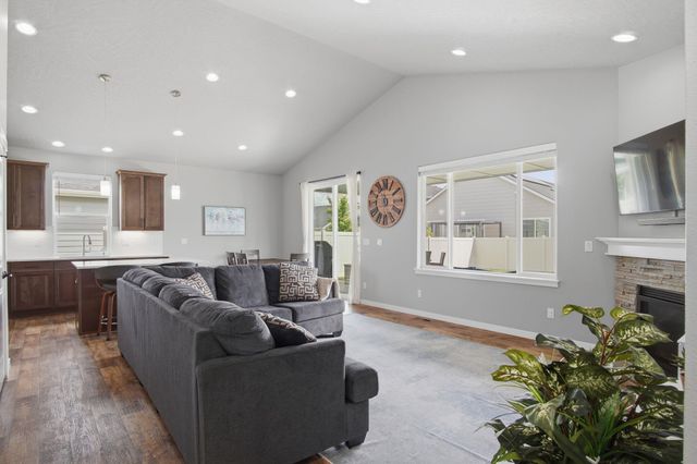1754 N Hood River Rd, Liberty Lake, WA 99019