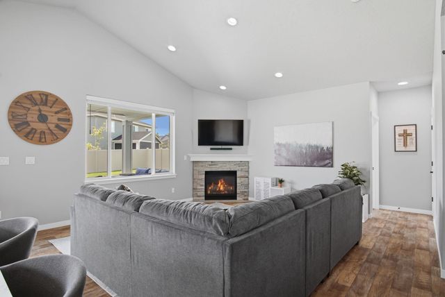 1754 N Hood River Rd, Liberty Lake, WA 99019