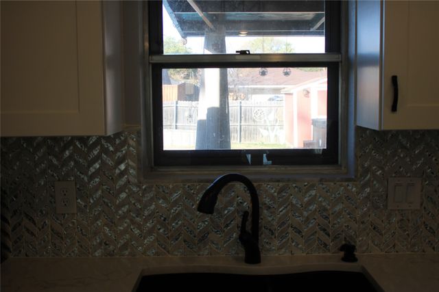 1023 Terry Way, Carrollton, TX 75006