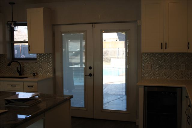 1023 Terry Way, Carrollton, TX 75006