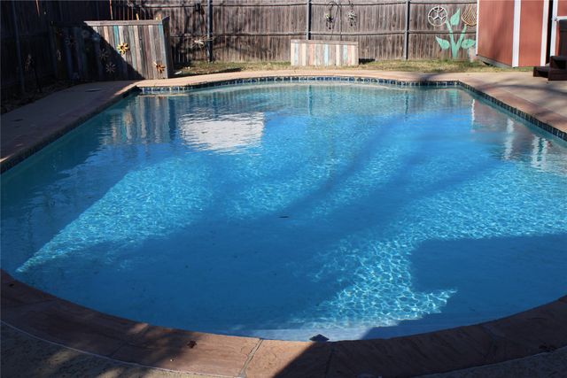 1023 Terry Way, Carrollton, TX 75006