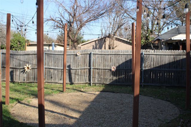 1023 Terry Way, Carrollton, TX 75006