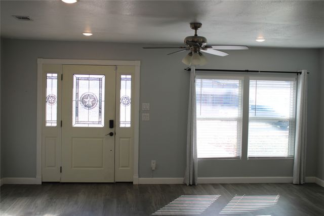 1023 Terry Way, Carrollton, TX 75006