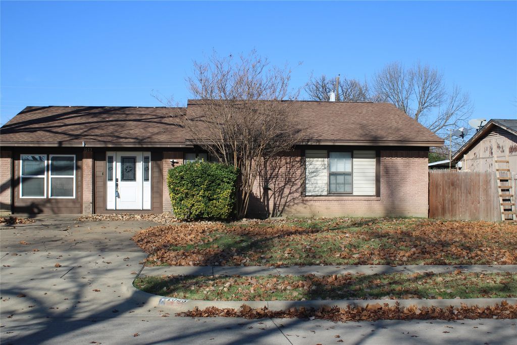 1023 Terry Way, Carrollton, TX 75006