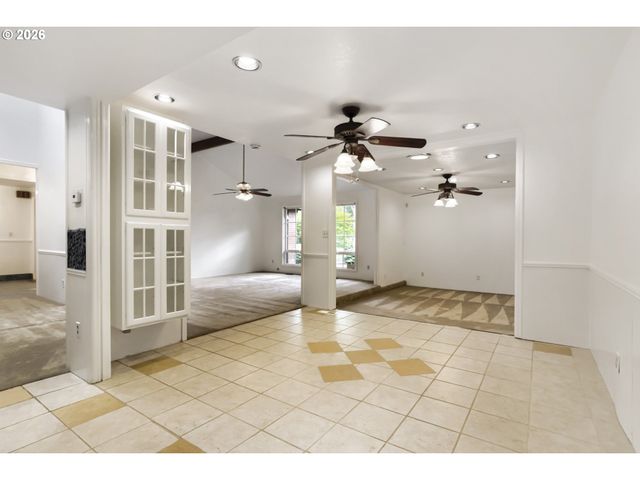 5950 Nw SIMNASHO Dr, Portland, OR 97229