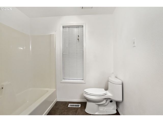 5950 Nw SIMNASHO Dr, Portland, OR 97229