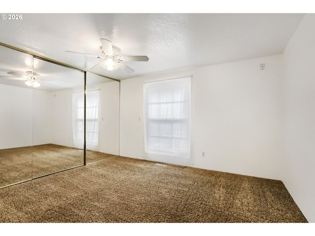 5950 Nw SIMNASHO Dr, Portland, OR 97229