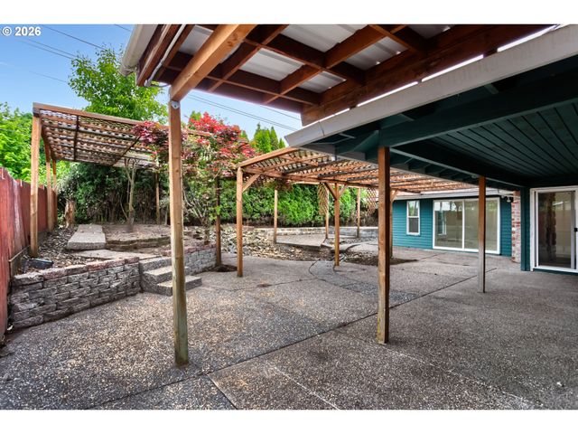 5950 Nw SIMNASHO Dr, Portland, OR 97229