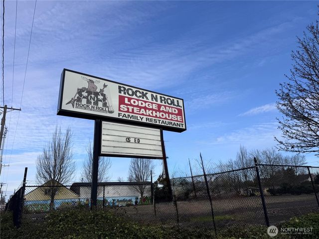 9825 Pacific Ave S, Tacoma, WA 98444