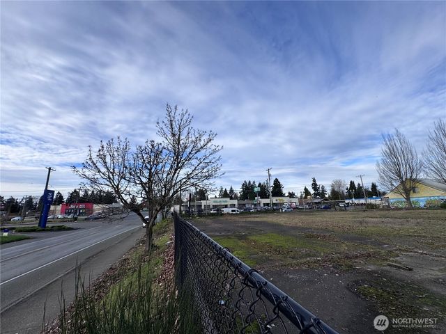 9825 Pacific Ave S, Tacoma, WA 98444