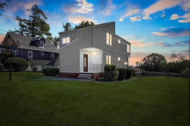 16 Crest Drive, Yorktown Heights, NY 10598