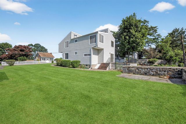 16 Crest Drive, Yorktown Heights, NY 10598