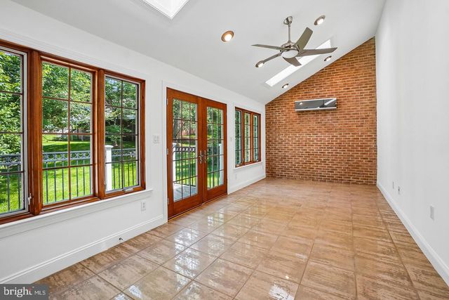 9705 HOLLOWAY HILL, Potomac, MD 20854