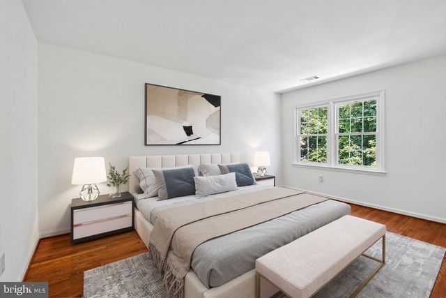 9705 HOLLOWAY HILL, Potomac, MD 20854