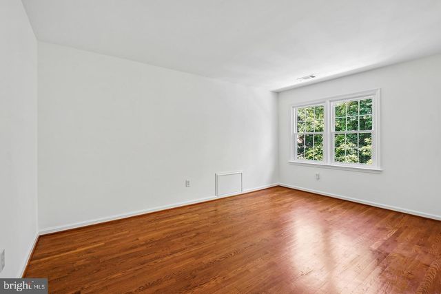 9705 HOLLOWAY HILL, Potomac, MD 20854