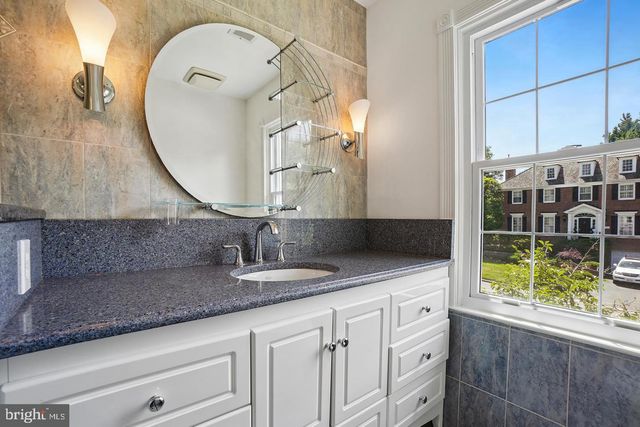 9705 HOLLOWAY HILL, Potomac, MD 20854