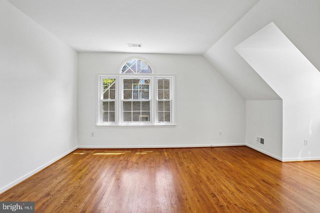 9705 HOLLOWAY HILL, Potomac, MD 20854