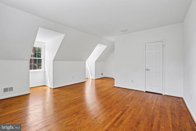9705 HOLLOWAY HILL, Potomac, MD 20854