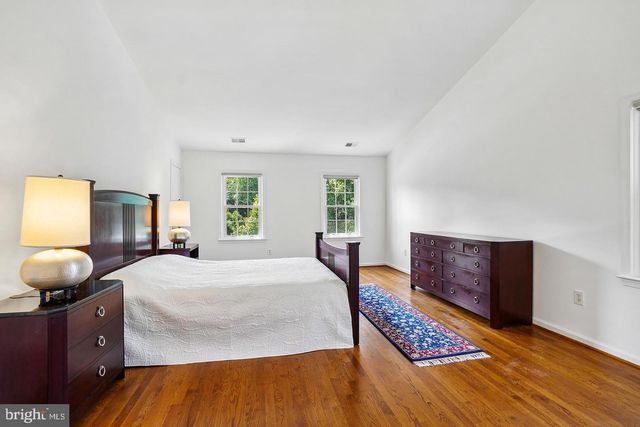 9705 HOLLOWAY HILL, Potomac, MD 20854