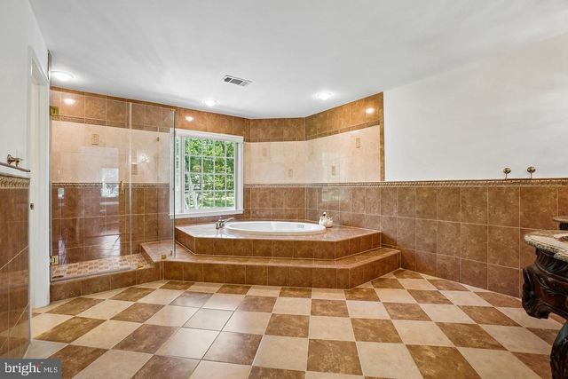 9705 HOLLOWAY HILL, Potomac, MD 20854