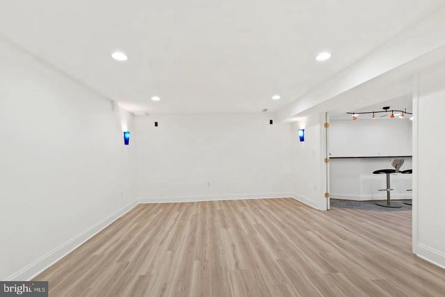9705 HOLLOWAY HILL, Potomac, MD 20854