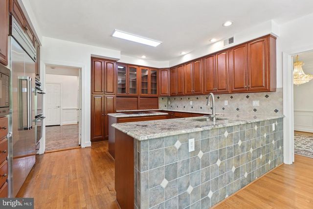9705 HOLLOWAY HILL, Potomac, MD 20854