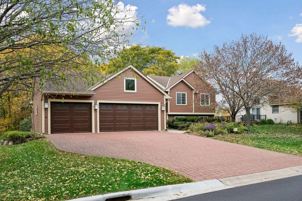 8685 Sycamore Lane N, Maple Grove, MN 55369 — photo 2