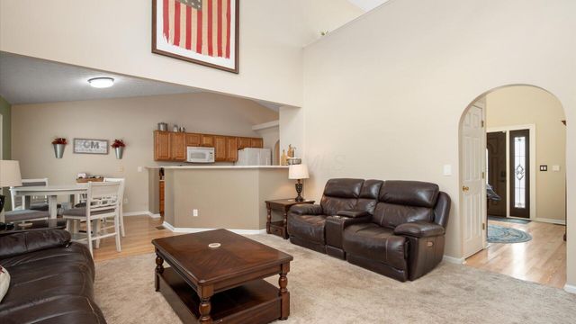 102 Yukon Drive, Commercial Point, OH 43116