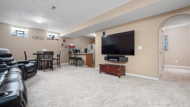 102 Yukon Drive, Commercial Point, OH 43116