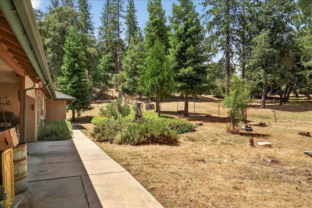 38090 Wortham Road, Oakhurst, CA 93644