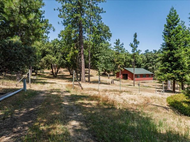 38090 Wortham Road, Oakhurst, CA 93644