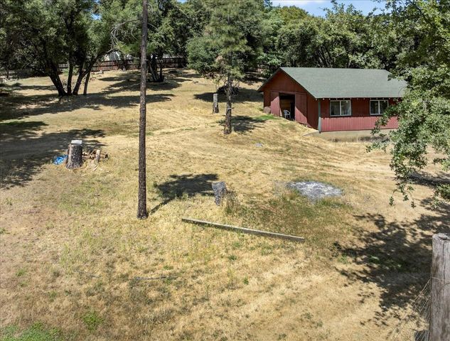 38090 Wortham Road, Oakhurst, CA 93644