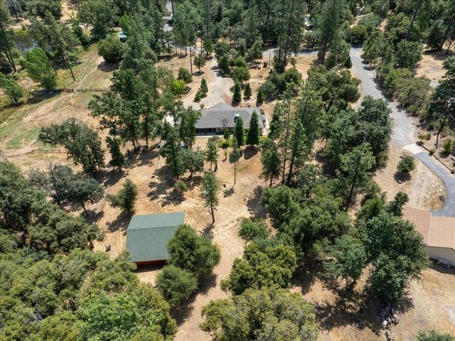 38090 Wortham Road, Oakhurst, CA 93644