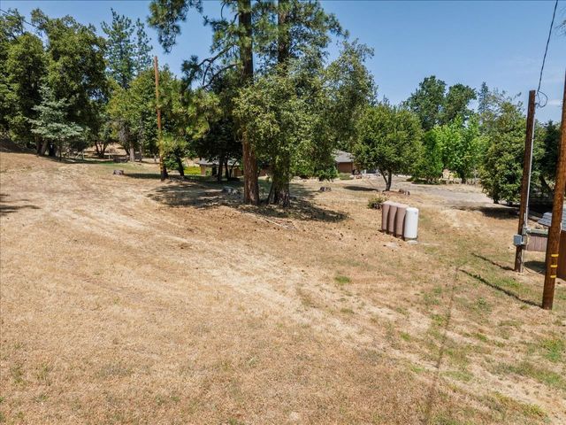 38090 Wortham Road, Oakhurst, CA 93644