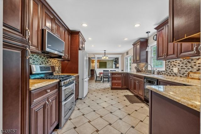 10 Jean Dr, Montville Twp., NJ 07082