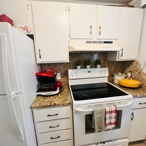 520 High St 7, Clinton, MA 01510