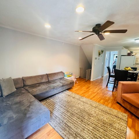 520 High St 7, Clinton, MA 01510