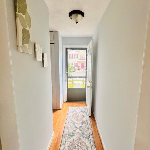 520 High St 7, Clinton, MA 01510