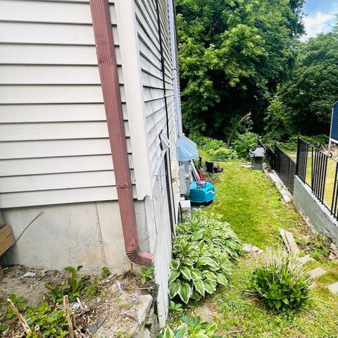 520 High St 7, Clinton, MA 01510