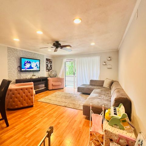 520 High St 7, Clinton, MA 01510