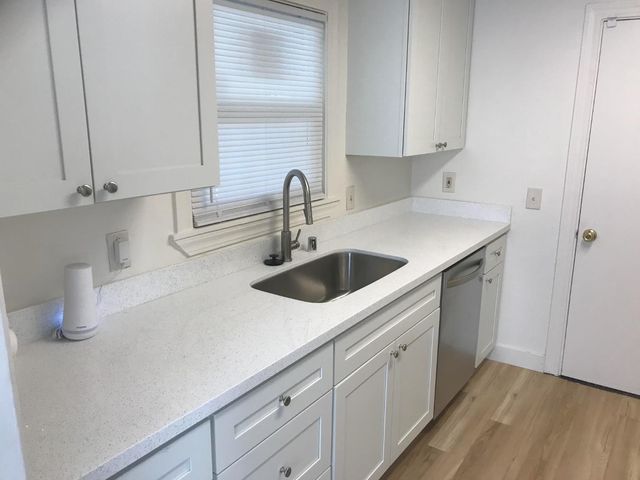 877 Eleanor Ave, Sacramento, CA 95815