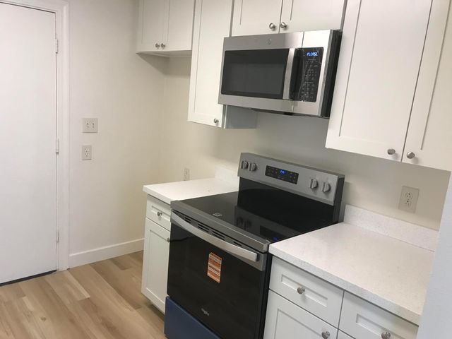 877 Eleanor Ave, Sacramento, CA 95815