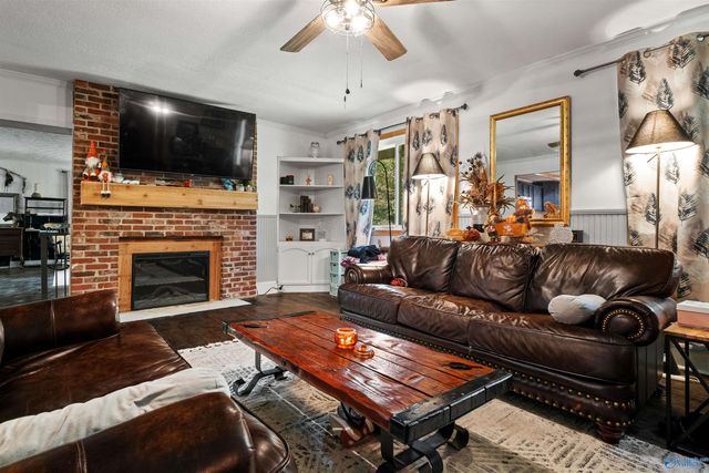 403 Forest Road, Gadsden, AL 35901