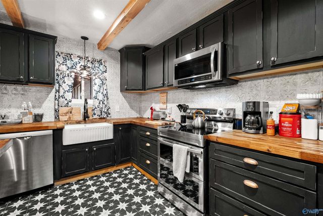 403 Forest Road, Gadsden, AL 35901